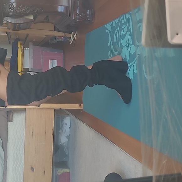 Boots - Picture 8 of 9